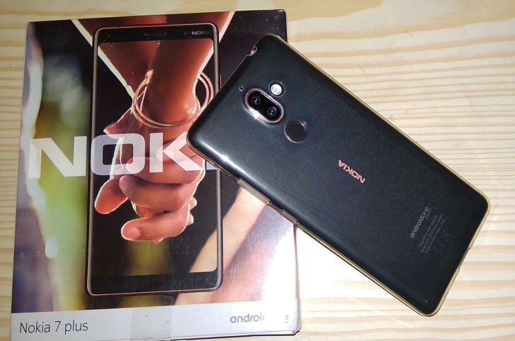 Nokia 7 Plus box packaging image