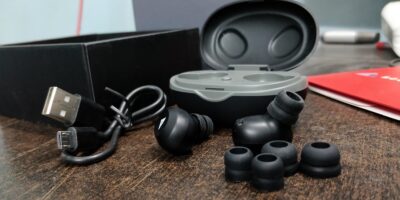 Boult Audio AirBass Combuds review Budget Earbuds to buy