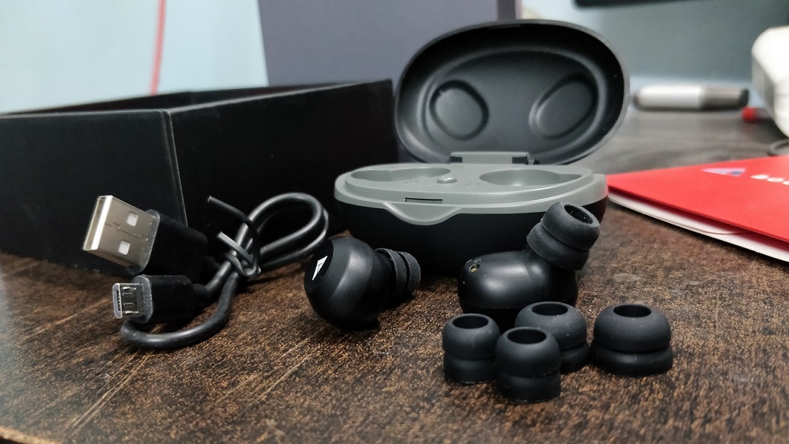 Boult Audio AirBass Combuds review Budget Earbuds to buy